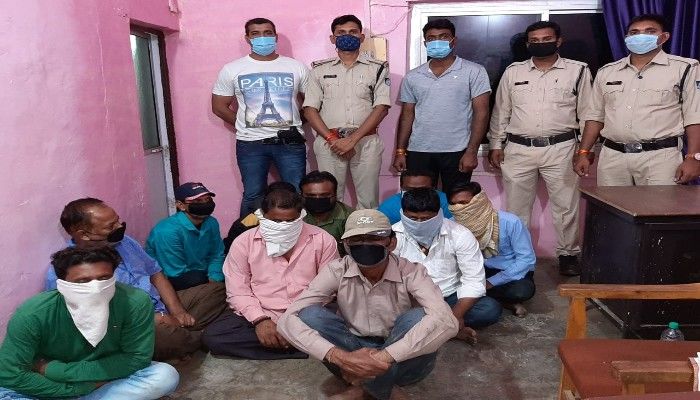 पुलिस ने इन 11 जुआरियो की निकाली बारात ₹34500 जप्त कर की कार्यवाही