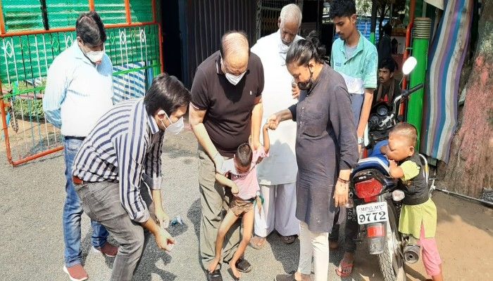 जब अपने जन्मदिन पर BMC के डीन पहुँचे घरौंदा आश्रम