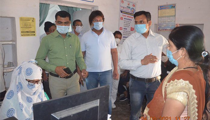 Municipal commissioner inspects Kovid-19 vaccine center site