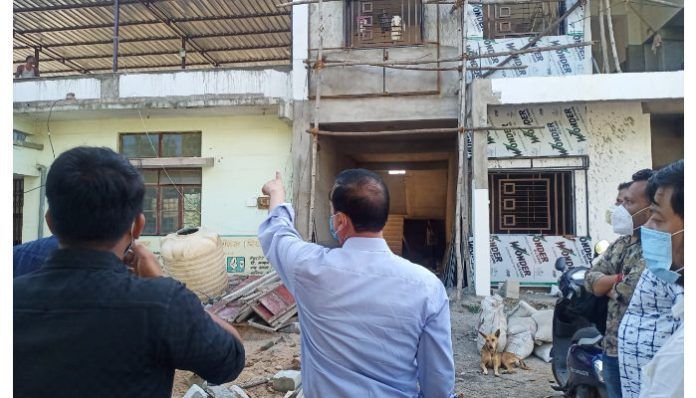 District Collector inspected the e-ticketing hall construction and Rainbasera construction works of the district hospital