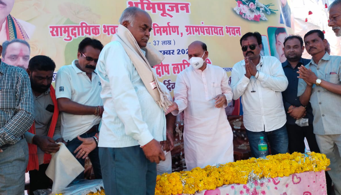 01 करोड़ रूपये की लागत से निर्मित हुये हायर सेकेण्डरी स्कूल भवन का परसोरिया में विधायक लारिया ने किया लोकार्पण