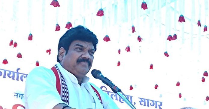 Bhoomi Pujan and inauguration of many development works in Bilhara by Revenue Minister Rajput