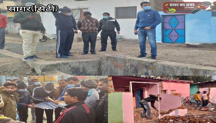 मुनादी पिटी लोग खुद ही अपनी ईंटे निकालने लगे अधिकारी ने कहा मशीन आ रही हैं लोगो ने कहा नही साहब