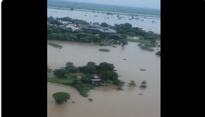 मप्र के विदिशा में बाढ़ से हालात बिगड़े, सेना के दो हेलीकाप्टर बचा रहे इस तरह लोगो की जाने