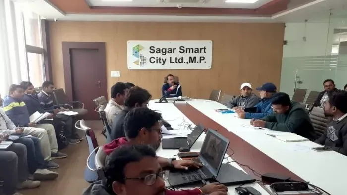 स्मार्ट सिटी परियोजनाओं की बैठक, अनियमितता व लेटलतीफी पर एजेंसीयों को नोटिस पेनाल्टी- सीईओ शुक्ला