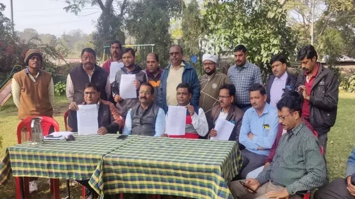न्यू पेंशन स्कीम एक छलावा है इसके सहारे बुढ़ापा नहीं कट सकता- आशीष सिंह