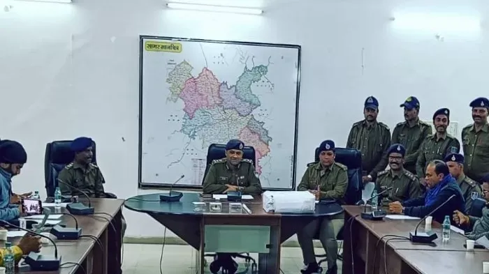 इन मंदिरों में हुई थी चोरियां, पुलिस ने किया खुलासा, 3 चोरों से समान भी बरामद