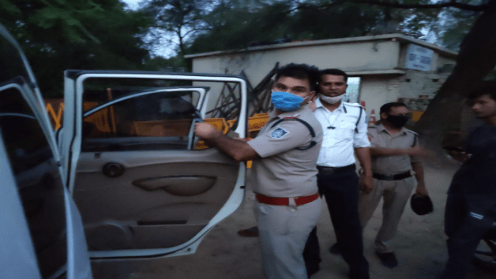 MP: फ़िल्मी स्टायल में भाजपा नेता को पुलिस उठा ले गयी, गाड़ी पर नही था नंबर