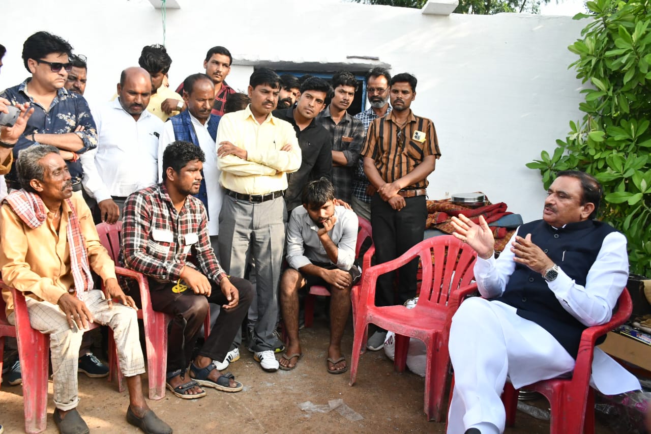 MP: मंत्री भूपेंद्र सिंह बरोदिया नौंनागिर पहुंचे, मृतक के परिजनों से मिले जताया दुःख