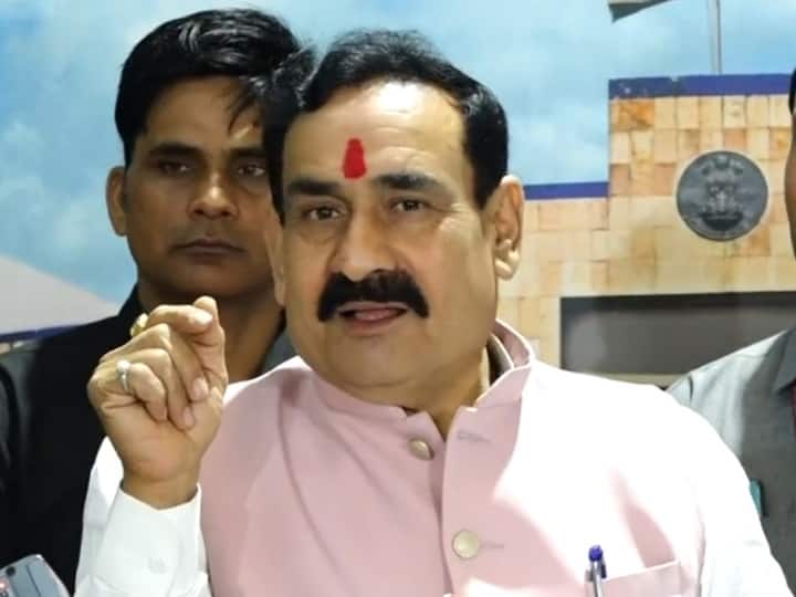 गृह मंत्री नरोत्तम मिश्रा ने कांग्रेस पर निशाना साधा, बोले कांग्रेस के सभी लोग इच्छाधारी हिंदू हैं
