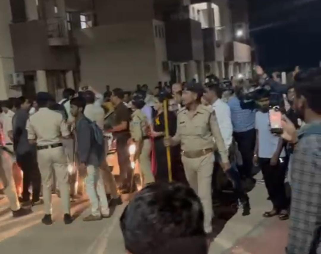 MP: सागर विवि में हुए हंगामे और कुलपति की कार पर पत्थरबाजी के मामलें में इन 21 पर नामजद FIR