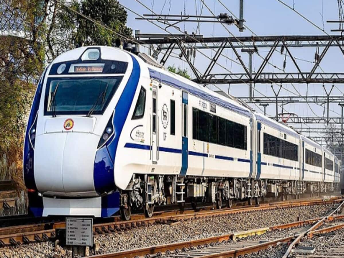 MP के खजुराहो को मिली वंदे भारत एक्सप्रेस की सौगात