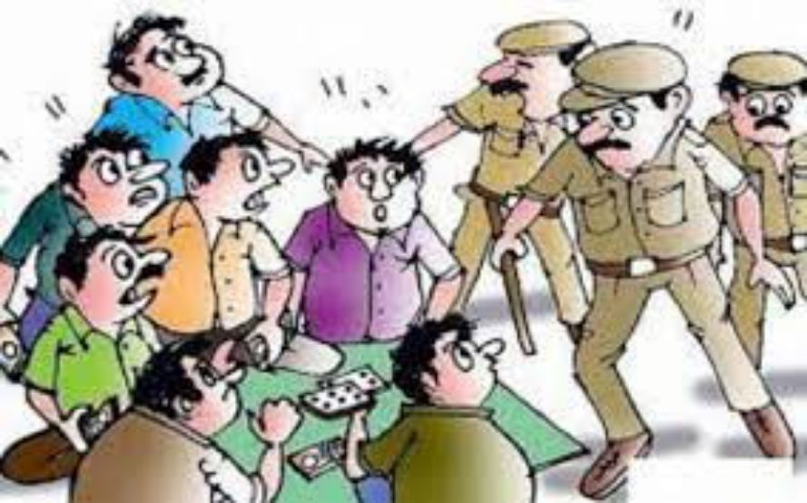 सागर में दो जुआ फड़ो पर पुलिस की दविश, 10 जुआड़ियों से पैसे जप्त