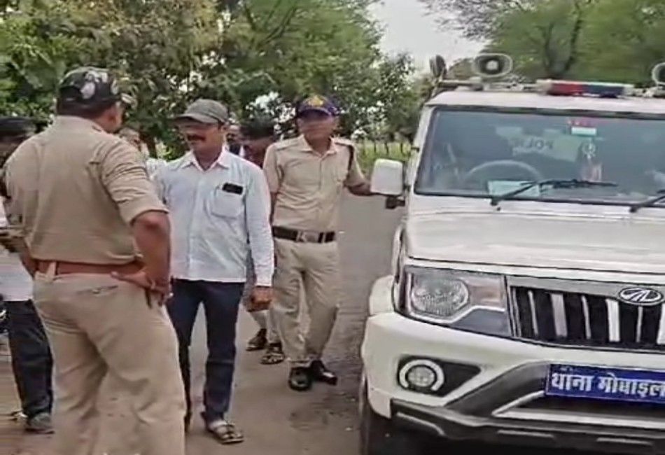 सागर में जनपद सदस्य पति ने 4 लोगो पर कार चढ़ाई