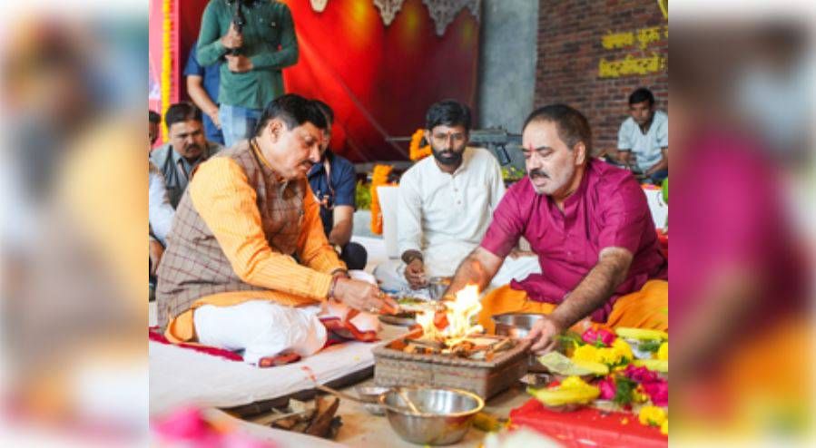 दशहरे पर शस्त्र पूजन से मिलती है अधर्म के खिलाफ लड़ने की प्रेरणा : सीएम मोहन यादव