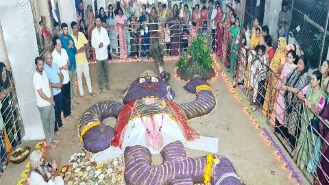 प्रकृति ही ईश्वर का स्वरूप है इसमें पूरी आस्था,श्रद्धा और विश्वास का महोत्सव ही गोवर्धन पूजन हैं- संत केशव गिरी महाराज
