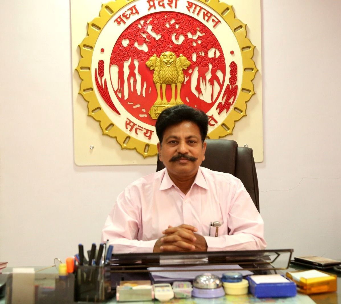 संभागायुक्त डॉ. रावत ने अनुविभागीय अधिकारी की एक वेतन वृद्धि रोकने का दिया आदेश