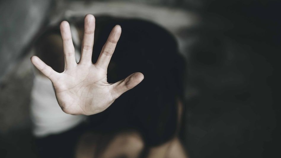 4 साल की बच्ची से दुष्कर्म का मामला, हाई कोर्ट ने फांसी की सजा घटाकर दी 25 साल की सजा ,क्यों जाने…
