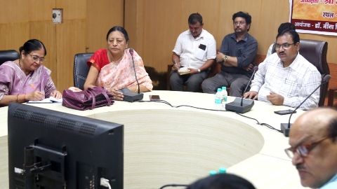 बीएमओ स्वास्थ्य सेवाओं की निरंतर मॉनीटरिंग करें – कमिश्नर