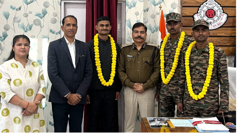 सागर : अग्निवीर में चयनित एनसीसी कैडेट्स का डीआईजी सागर रेंज ने किया सम्मान