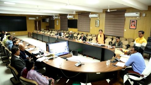 कलेक्टर संदीप जी आर की जनता से मार्मिक अपील हेलमेट सीट बेल्ट लगाएं , शराब के नशे में गाड़ी ना चलाएं, ट्रैक्टर ट्रॉली पर रेडियम लगाएं
