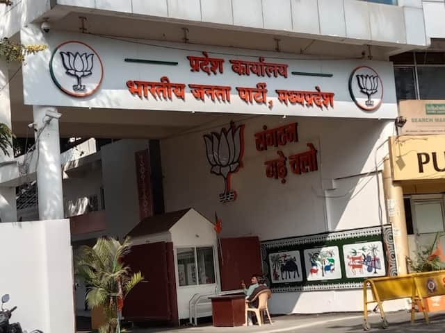 कार्यकर्ताओं को मंत्रियों से मिलने के लिए बंगले या मंत्रालय के नहीं लगाने होंगे चक्कर , अब भाजपा के प्रदेश कार्यालय में बैठेंगे मंत्री