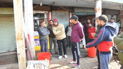 नगर स्वच्छता मित्रों द्वारा रोक-टोक के बावजूद यहां-वहां थूकने, पेशाब करने या गंदगी फैलाने वालों पर होगा 500 रूपये का जुर्माना