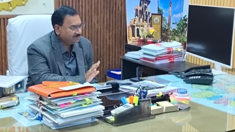 नगर परिषद कर्रापुर एवं नगर पालिका परिषद मकरोनिया में पेयजल आपूर्ति सुनिश्चित की जाए – संभाग कमिश्नर