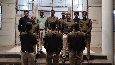 फर्जी डीएसपी बनकर नौकरी का झांसा, शाहगढ़ में गिरोह बेनकाब; बोलेरो और वर्दी संग तीन आरोपी गिरफ्तार