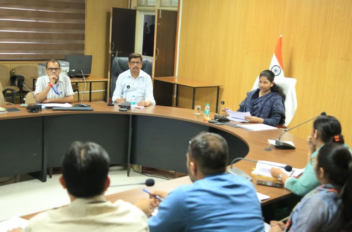 किसानों की सुविधा सर्वोपरि, उपार्जन केंद्रों की व्यवस्थाएं दुरुस्त करें: कलेक्टर प्रातिभा पाल