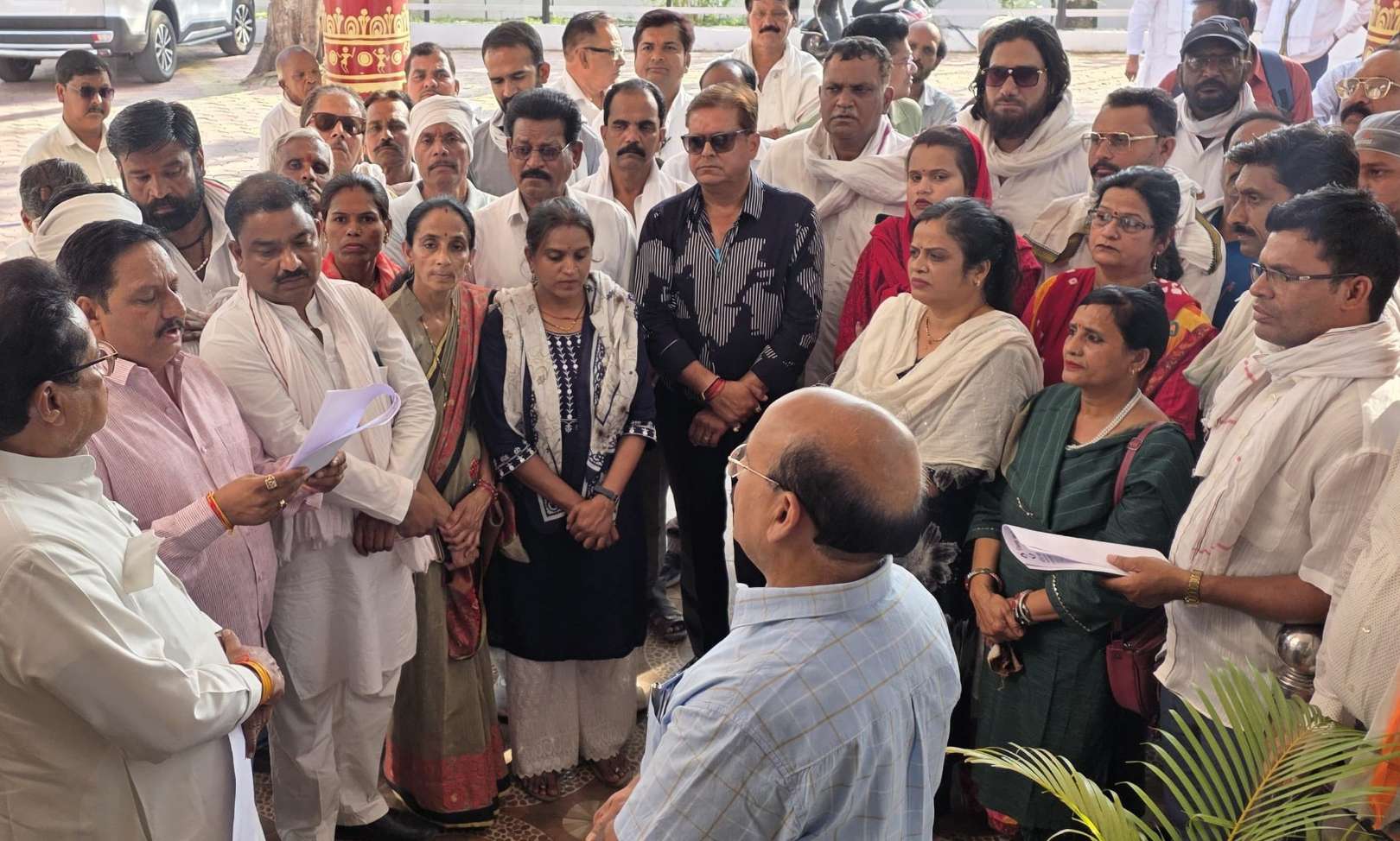 संभागायुक्त कार्यालय के बाहर कांग्रेस का प्रदर्शन, कानून व्यवस्था और निगम की कार्यप्रणाली पर उठाए सवाल