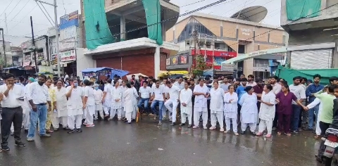 BMC में महिला डॉक्टर और नर्सिंग स्टाफ से कथित बदसलूकी पर बवाल, भाजपा नेता पर बैड टच और गोली मारने की धमकी का आरोप, FIR दर्ज