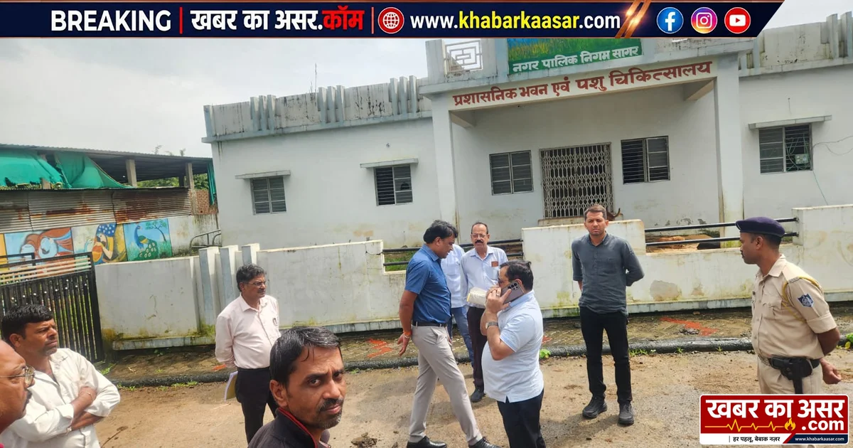 हफसीली डेयरी परियोजना का संभागायुक्त दिलीप कुमार ने किया निरीक्षण, बम्होरी रेंगुआ से सड़क जल्द मोटरेबल बनाने के निर्देश