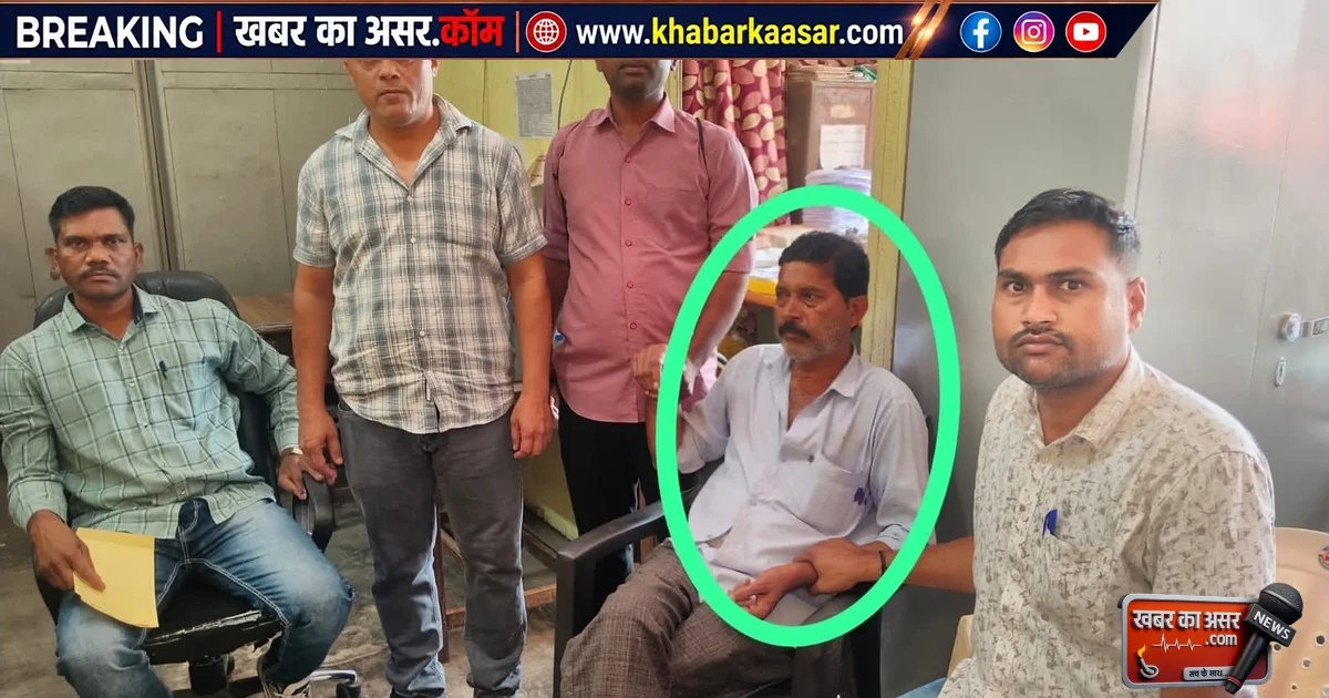 MP:  10 हजार की रिश्वत लेते सीएमएचओ कार्यालय का कर्मचारी लोकायुक्त के हत्थे चढ़ा