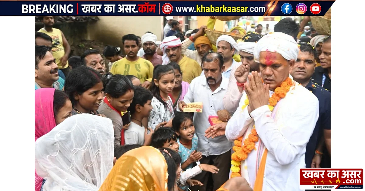 सागर में घर-घर पहुंचे रावतपुरा सरकार, गौमाता के लिए मांगी ‘एक रोटी’