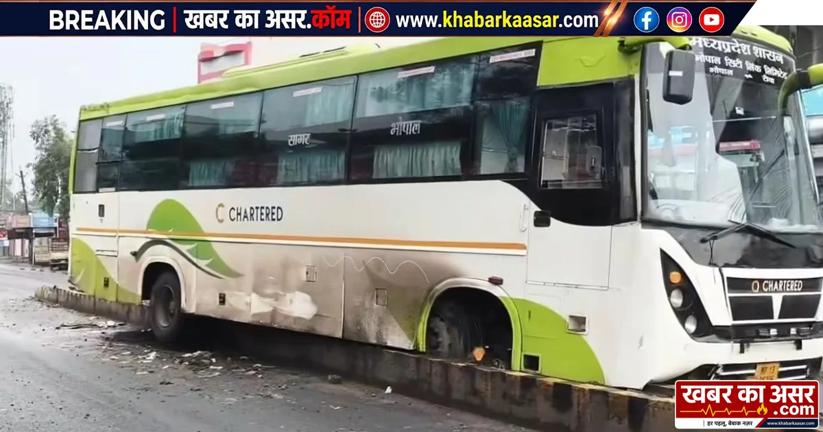 कलेक्टर के निर्देश भी बेअसर! मकरोनिया में मानकों को दरकिनार कर बन रहे डिवाइडर,आये दिन होते हैं हादसे