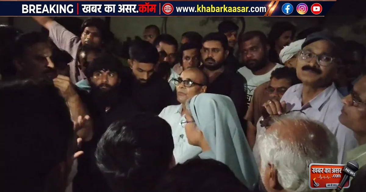 सागर : कॉन्वेंट स्कूल में देर रात हंगामा, धर्मांतरण के आरोप पर आमने-सामने आए हिंदू संगठन और स्कूल प्रबंधन